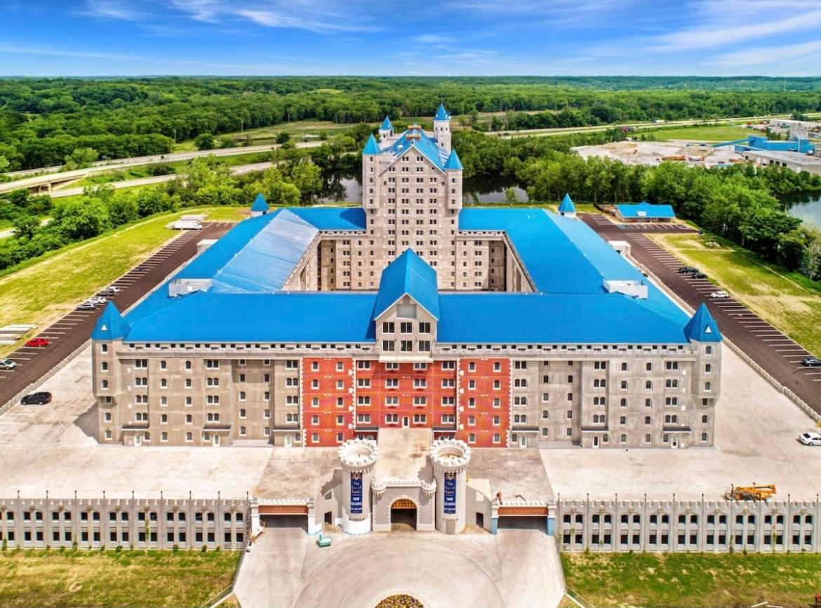 2Br Suite At The Grand Castle Pool Gym & Parking Grandville Bagian luar foto