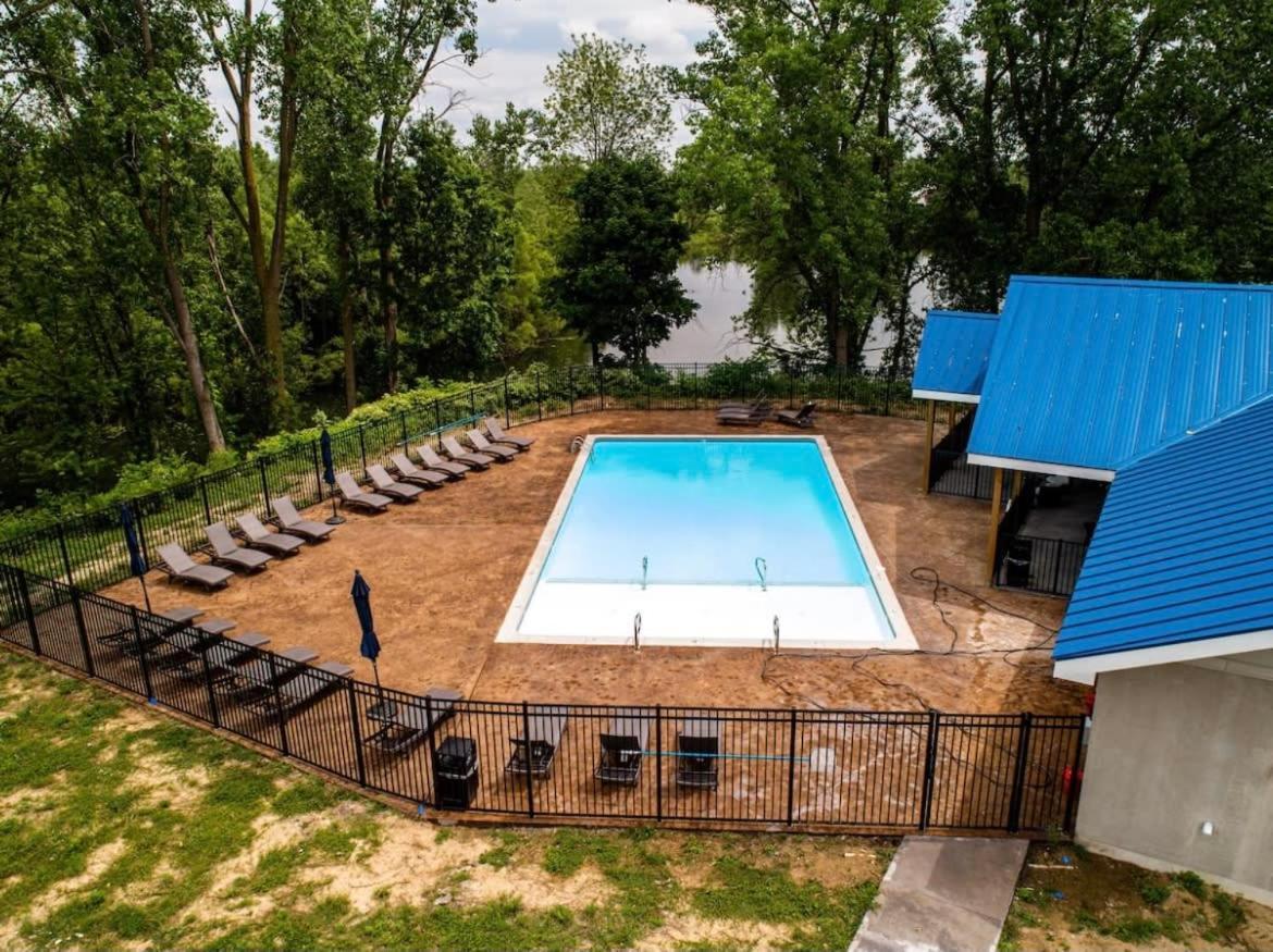 2Br Suite At The Grand Castle Pool Gym & Parking Grandville Bagian luar foto