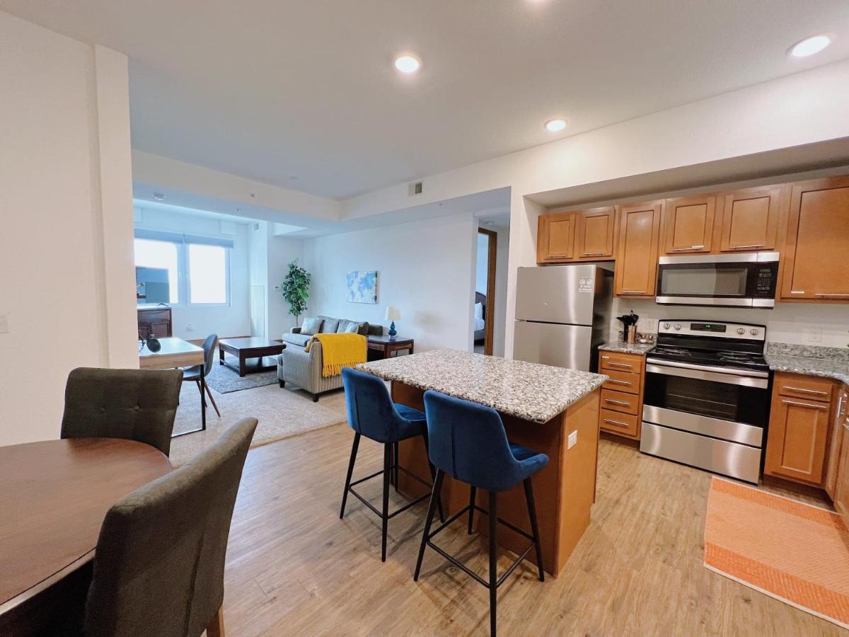 2Br Suite At The Grand Castle Pool Gym & Parking Grandville Bagian luar foto