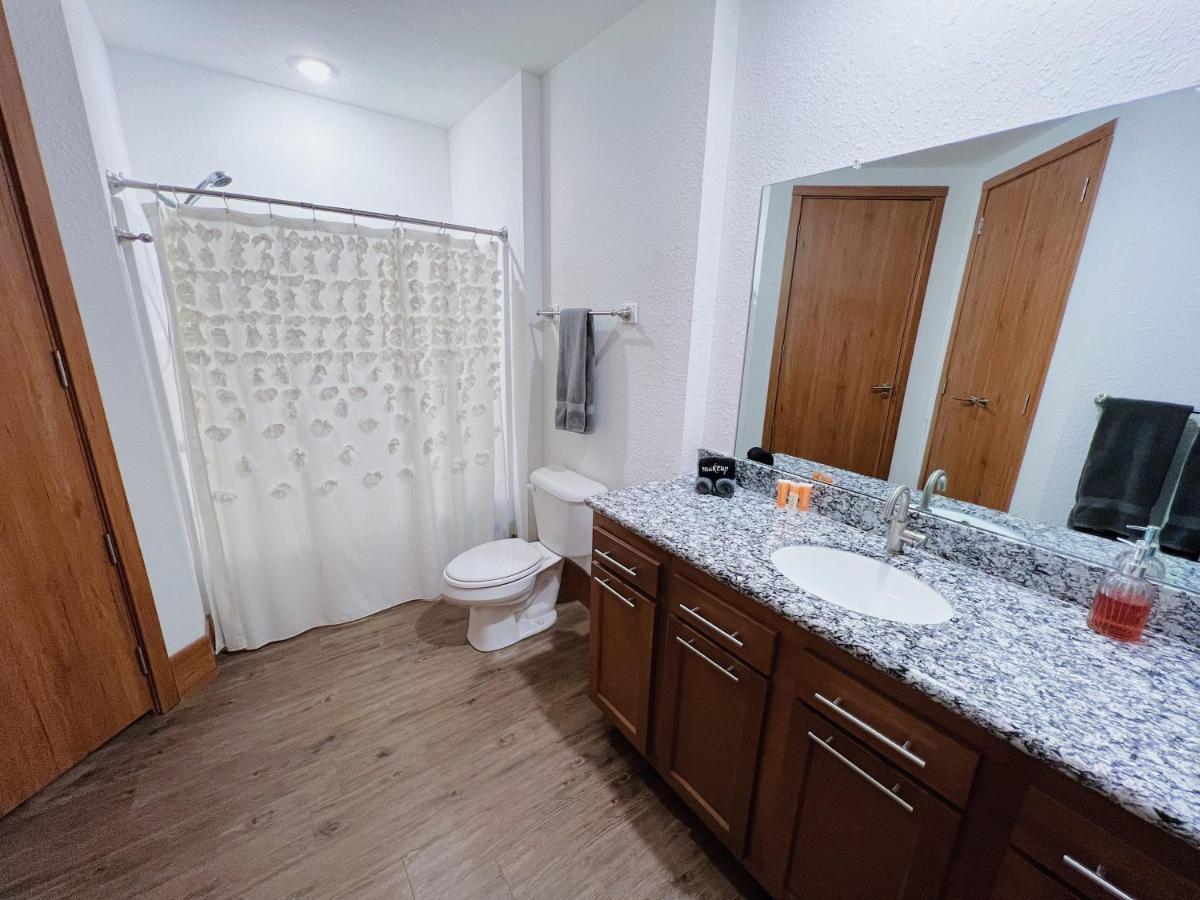 2Br Suite At The Grand Castle Pool Gym & Parking Grandville Bagian luar foto