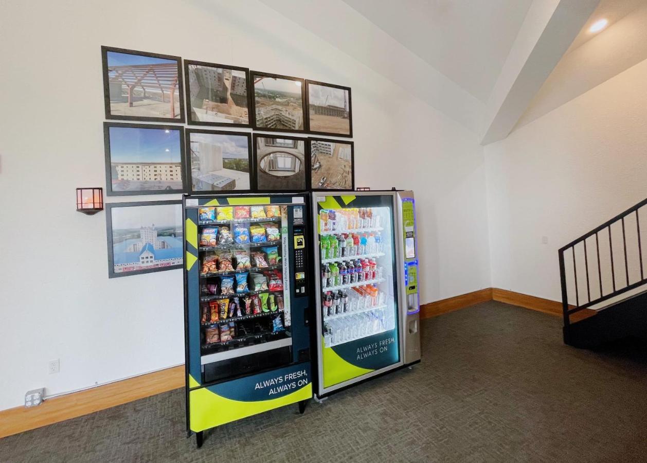 2Br Suite At The Grand Castle Pool Gym & Parking Grandville Bagian luar foto