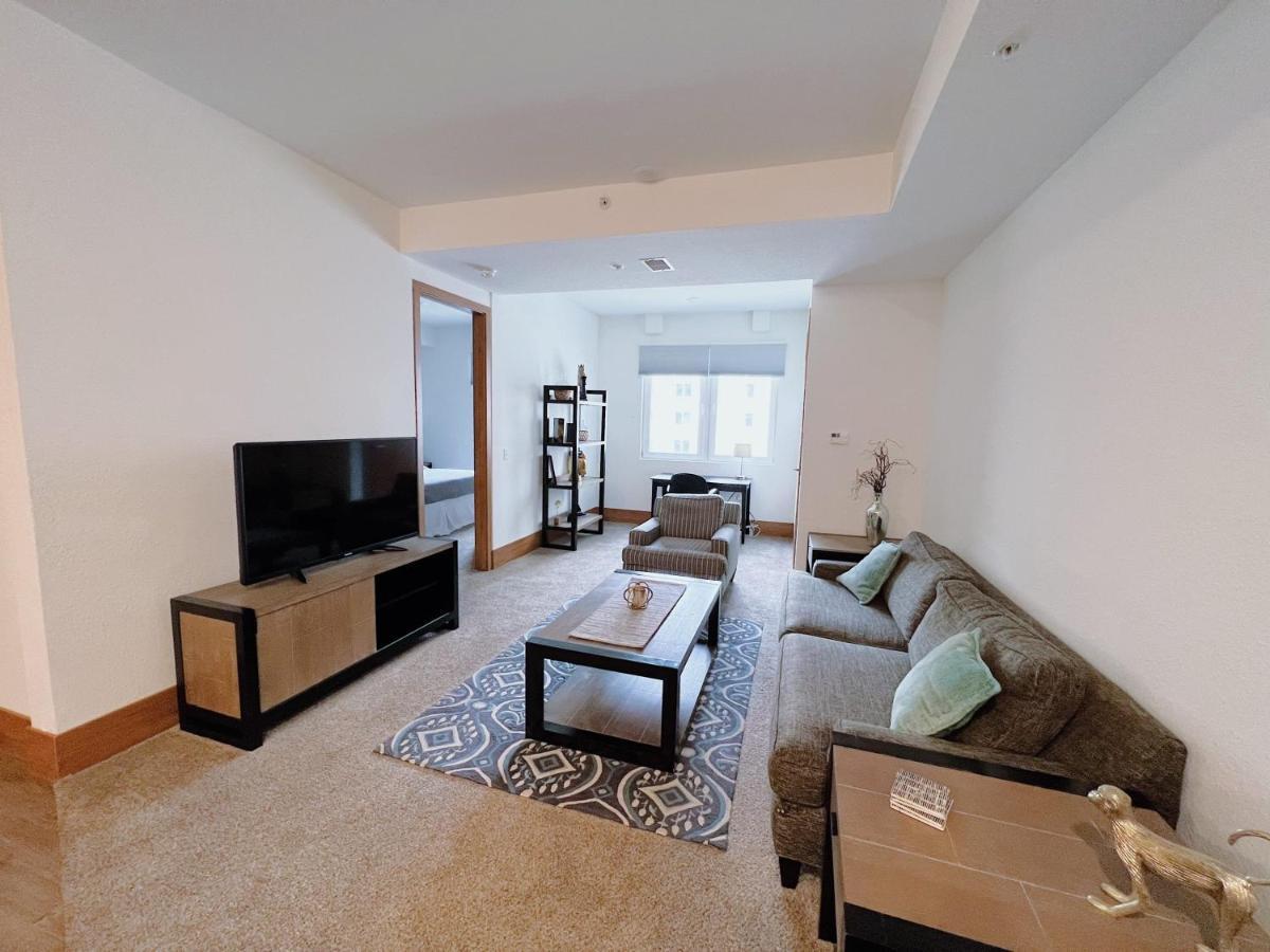 2Br Suite At The Grand Castle Pool Gym & Parking Grandville Bagian luar foto