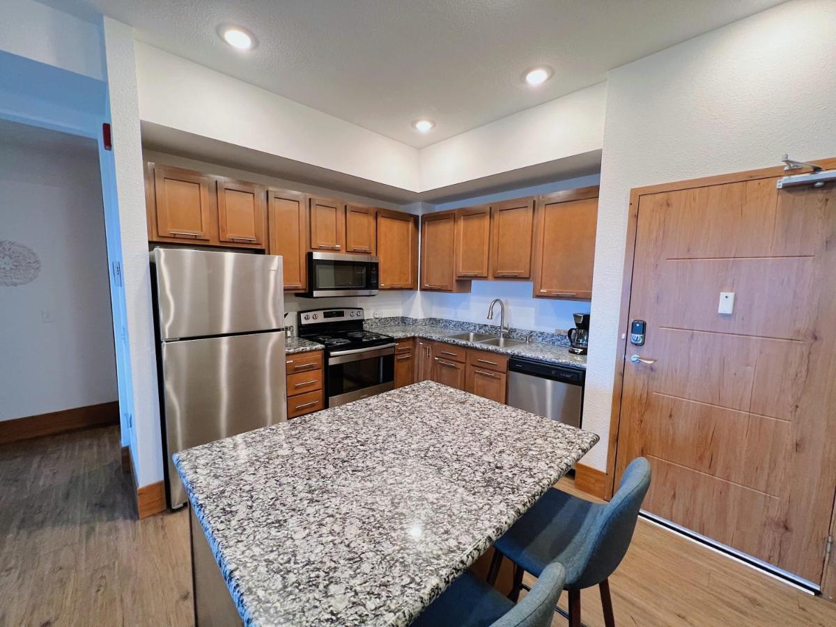 2Br Suite At The Grand Castle Pool Gym & Parking Grandville Bagian luar foto