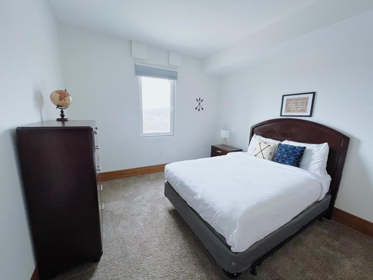 2Br Suite At The Grand Castle Pool Gym & Parking Grandville Bagian luar foto