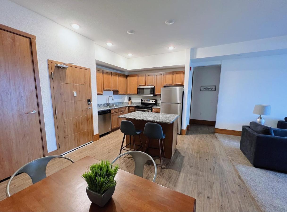 2Br Suite At The Grand Castle Pool Gym & Parking Grandville Bagian luar foto