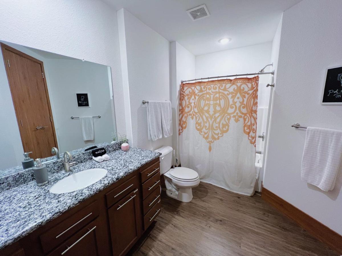 2Br Suite At The Grand Castle Pool Gym & Parking Grandville Bagian luar foto