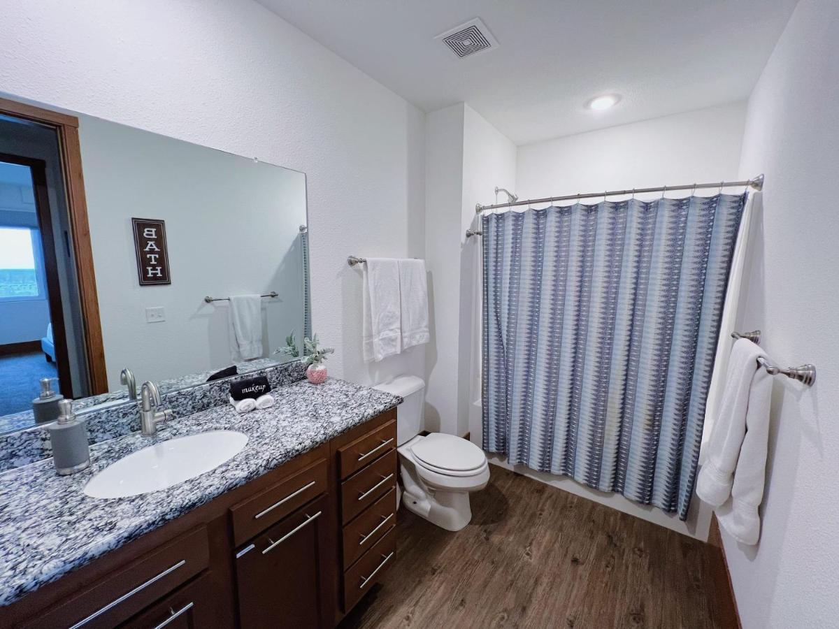 2Br Suite At The Grand Castle Pool Gym & Parking Grandville Bagian luar foto